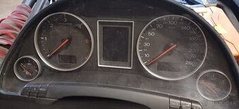 Audi a4 b6 2.5 budiky