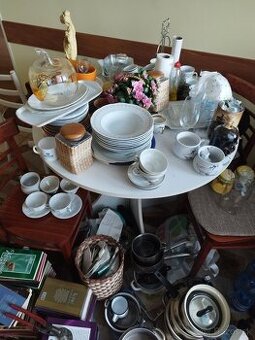 Šálky taniere vázy