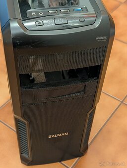 PC Skrinka / case Zalman Z3 Plus ATX Midi tower cierna