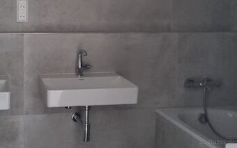 Umývadlo Duravit square s bateriou Grohe Essence