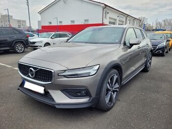 Volvo V60 Cross Country B4(D) 197PS AT8 AWD INSCRIPTION