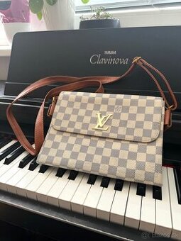 Louis biela crossbody kabelka