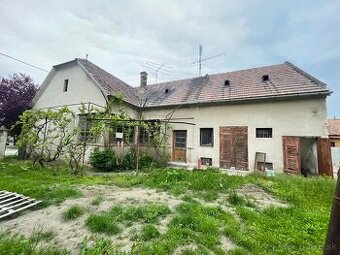 RODINNÝ DOM SO ZÁHRADOU V BÁČI