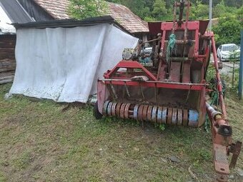 Predám balíkovač sena 442