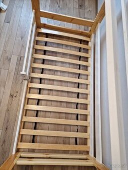 Krasna detska postel domcek 160x80 z masivu s matracom
