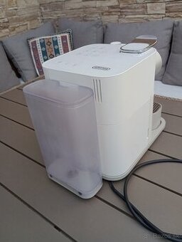 Kapsulový kávovar De'Longhi Nespresso Gran Lattissima