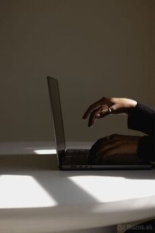 PONÚKAM SPRAVOVANIE SOCIÁLNYCH SIETÍ