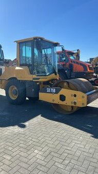 Válec VOLVO SD75B, r.v. 2019, 332 motohodin, zánovní stav