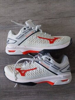 Mizuno tenisky 37