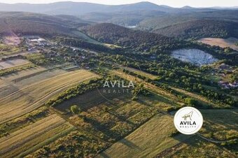 NA PREDAJ: slnečný pozemok 1752 m2 s krásnym výhľadom - Chte - 1