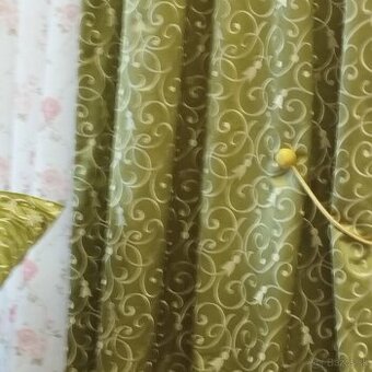 Predám luxusné závesy zelené a  slonovaá kosť