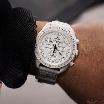 Omega x Swatch Snoopy