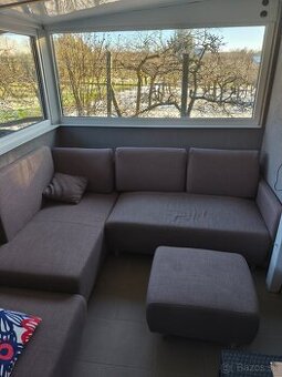 Na predaj rohový gauč s rozkladom