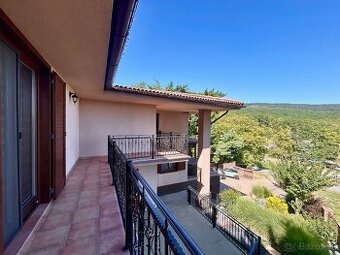 Na predaj impozantná štýlová 5-izbová rodinná vila