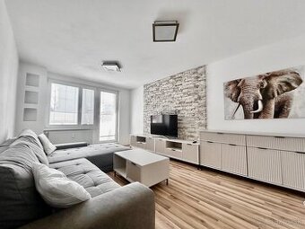 Prenájom | priestranný 2-izbový byt po rekonštrukcii v PB