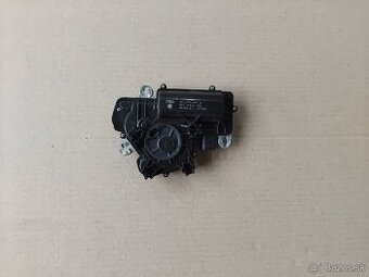 servomotor zámku kufra Superb 3