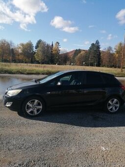 Opel astra j 1.4 benzín 74kw