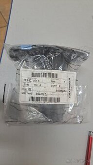 Držiak trysky ostrekovača pravý