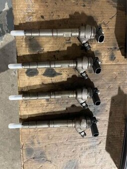 Vstrekovacie trysky 03L130277J pre 2 0TDI CR 04451