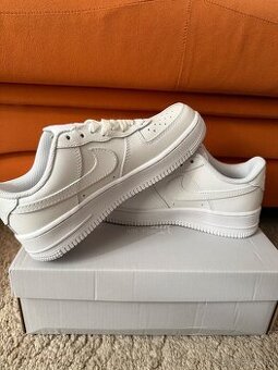 Nike airforce 1 low white