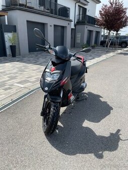 Aprilia SR 125 MOTARD