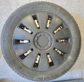 Plechové disky 5x114.3 so zimnými pneumatikami