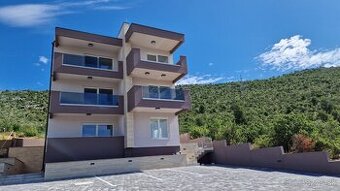 Moderný apartmán s terasou a výhľadom na more/Chorvátsko