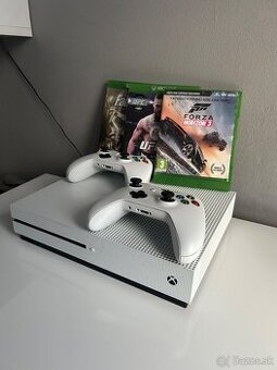 Xbox One S 1TB + 2 ovládače a hry