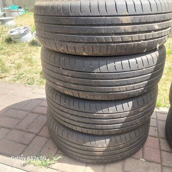 Predám 4× letné pneu 215/65R17 Nexen.
