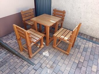 Záhradné sedenie.