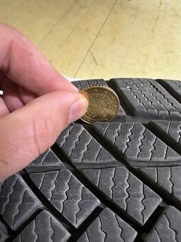 Predám 4ks zánovné pneu MATADOR 205/50 R17 V XL - zimné