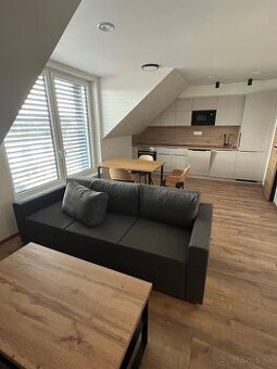 Prenájom nadštandardného, zariadeného bytu v centre Nemšovej - 1