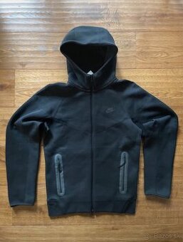 Nike Tech Fleece Cierna
