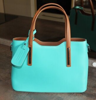 Tyrkysová kožená kabelka