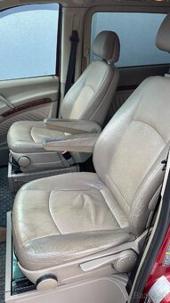 Rozpredám interiér sedačky a iné Mercedes Vito Viano w639