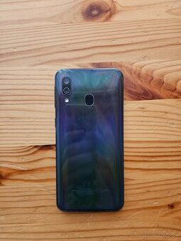 Samsung a40 na diely/opravu