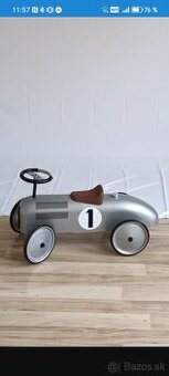 Plechové autíčko
