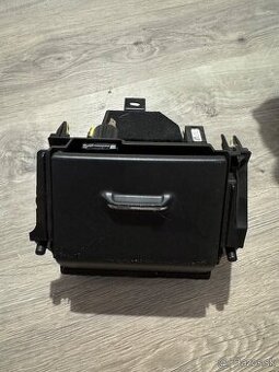 Stredová zásuvka zapaľovač Toyota Auris 2 5543102060