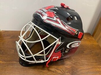 Hokejová brankárska prilba