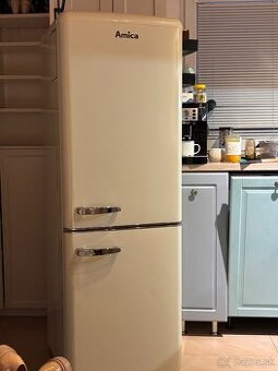 Veľmi pekná retro chladnička Amica AMICA VC 1622 M