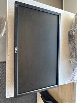 ☆ Monitor LG 22" na PC - symbolicka cena