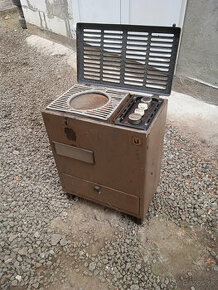 PIECKA NAFTOVKA VIAC KUSOV VHODNA AJ DO POSEDU