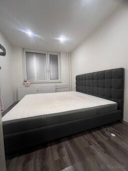 Manželská posteľ 180x200cm