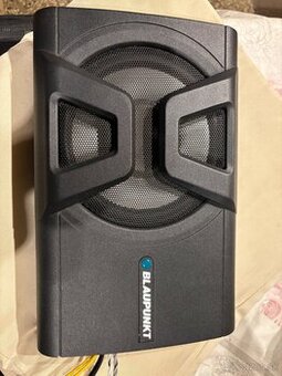Zosilnovac pod sedadlo do auta Blaupunkt THb 200A