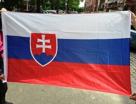Predám túto slovenskú (novú) nepoužitú vlajku. 90x 60 cm za