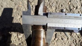 Oska na cirkulár priemer osky 2,5 cm