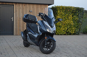 Honda Forza 300 r.v.2021 1 majitel-top stav