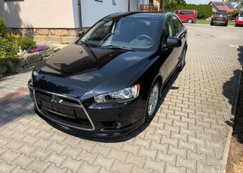 Mitsubishi Lancer 1,6 Mivac 1 Majitel WEBASTO benzín manuál