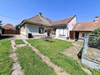 5 IZB. RD NA SLNEČNOM ROZĽAHLOM POZEMKU O VÝMERE 1865 M2 - Č