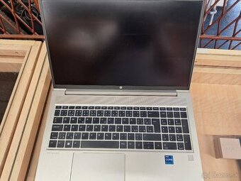 HP ProBook 450 G9 15,6" i7-1260P / 16 / 1TB / W10P - 1